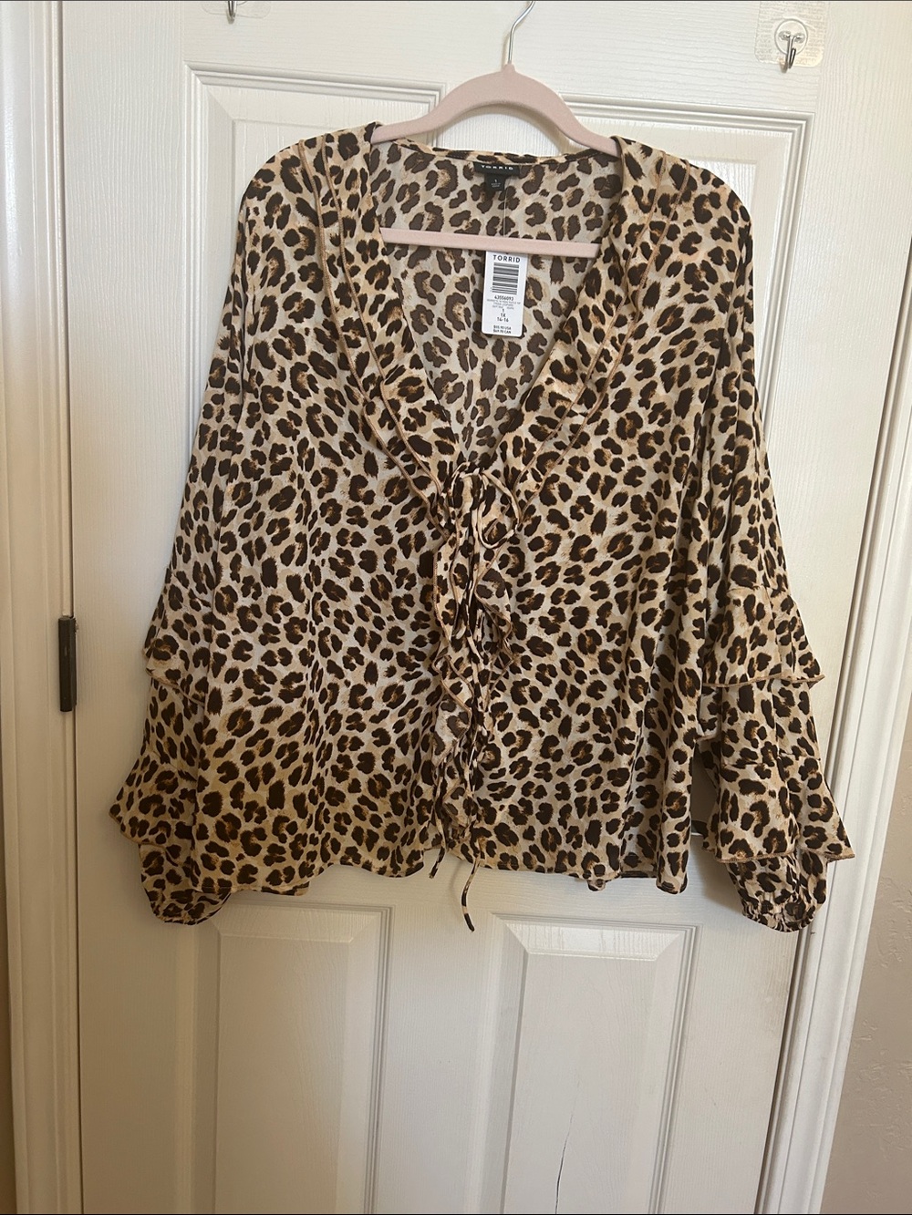 Torrid Leopard Print Tie-Front Ruffle Top | Size 1X Blouse in Tan and Brown. - Picture 2 of 6